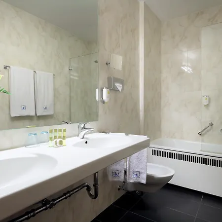 מלון Eurostars Park Maximilian 4*